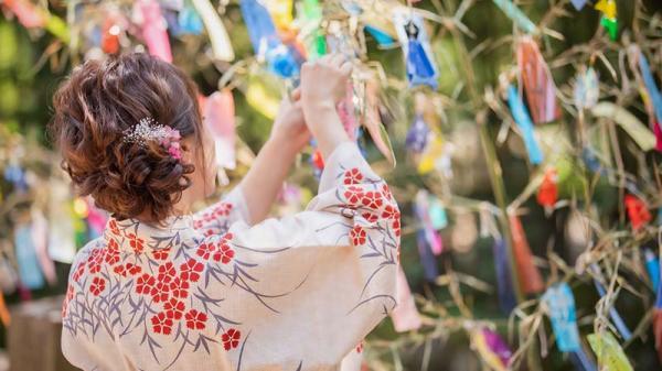 تاناباتا (Tanabata) ، جشن ستارگان در ژاپن تاناباتا (Tanabata) ، جشن ستارگان در ژاپن